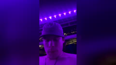 Snapshot of diamonddude07 chatting on March 18, 10:40 am diamonddude07 online show from March 18, 10:40 am