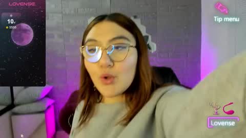 Snapshot of diamondfox_m chatting on February 18, 1:29 pm Your Diamond online show from February 18, 1:29 pm