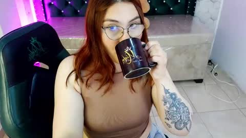 Snapshot of diamondfox_m chatting on April 2, 12:47 pm Your Diamond online show from April 2, 12:47 pm