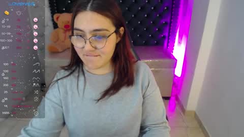 Snapshot of diamondfox_m chatting on April 8, 10:26 am Your Diamond online show from April 8, 10:26 am