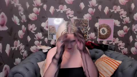 Di online show from April 15, 10:55 am