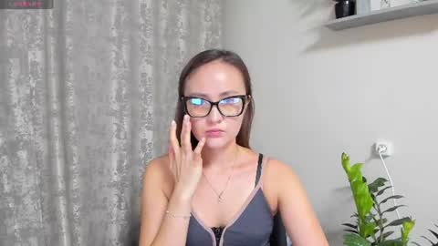 Snapshot of diana_taylor chatting on July 5, 9:11 pm Diana online show from July 5, 9:11 pm