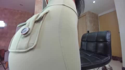 dianac1998 online show from February 13, 8:45 pm