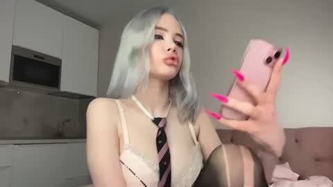Snapshot of dianadesire_ chatting on June 22, 9:34 pm Diana online show from June 22, 9:34 pm