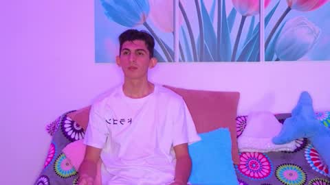 Ana  Leo online show from December 21, 2:24 pm