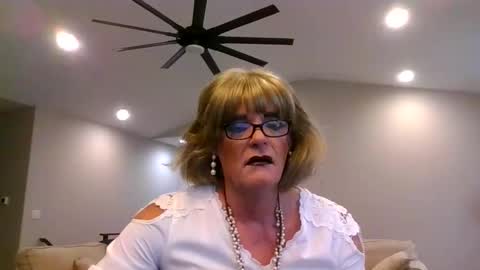 Snapshot of dianeheels chatting on March 3, 2:45 pm dianeheels online show from March 3, 2:45 pm