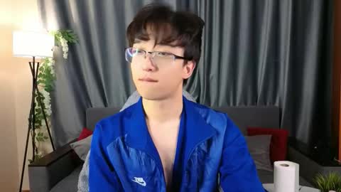 Snapshot of dianinav chatting on February 22, 1:20 pm Adam online show from February 22, 1:20 pm