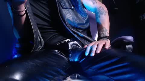 DICAPRIO online show from April 10, 3:01 am