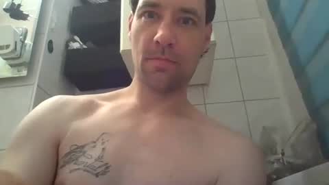 Snapshot of dickxxxd chatting on December 20, 7:43 pm dickxxxd online show from December 20, 7:43 pm