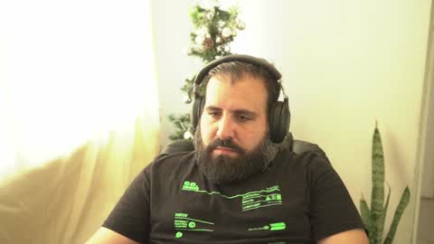 Snapshot of dicristalino chatting on December 1, 8:20 pm Cristian Dipolino online show from December 1, 8:20 pm