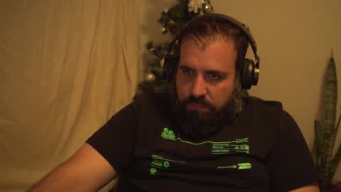 Snapshot of dicristalino chatting on December 1, 11:25 pm Cristian Dipolino online show from December 1, 11:25 pm