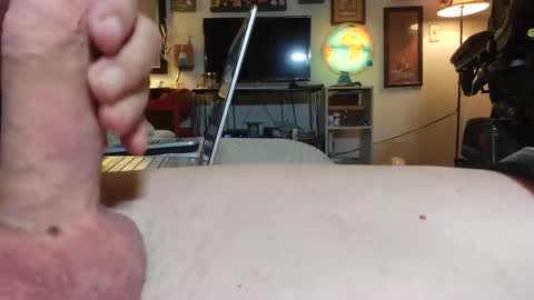 Snapshot of didudoit chatting on December 28, 8:25 pm Dug 53 online show from December 28, 8:25 pm