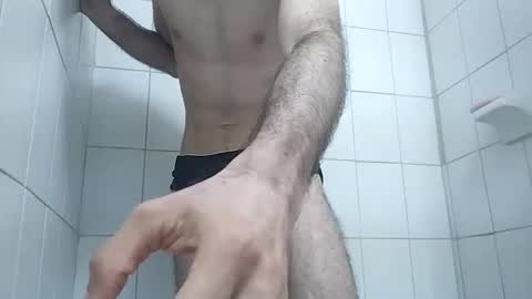 Snapshot of diego_1999mai chatting on June 4, 3:45 am El polla online show from June 4, 3:45 am