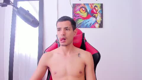 Diego lat online show from June 24, 7:13 pm