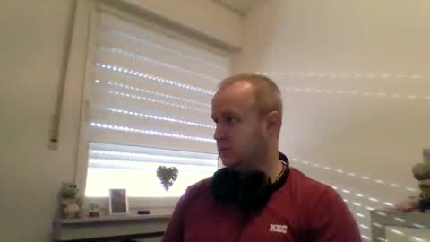 dienummer10 online show from October 23, 7:51 am