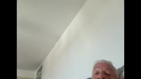 Snapshot of dijoho123 chatting on May 17, 1:51 pm dijoho123 online show from May 17, 1:51 pm