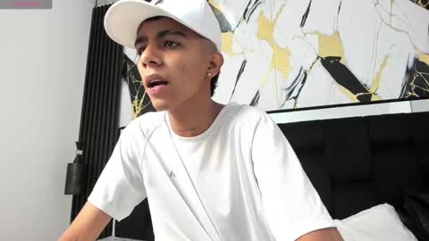 Snapshot of dikey_18 chatting on January 11, 11:13 pm dikey_18 online show from January 11, 11:13 pm