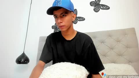 Snapshot of dikey_18 chatting on January 12, 8:14 pm dikey_18 online show from January 12, 8:14 pm