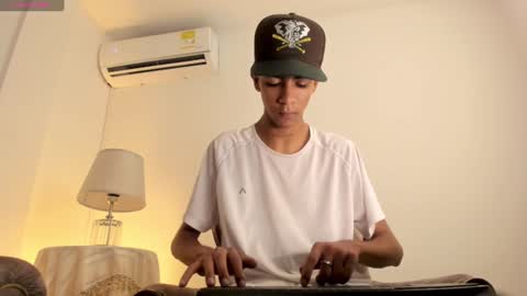 Snapshot of dikey_18 chatting on January 13, 8:15 pm dikey_18 online show from January 13, 8:15 pm