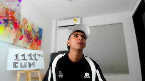 Snapshot of dikey_18 chatting on February 1, 9:00 am dikey_18 online show from February 1, 9:00 am