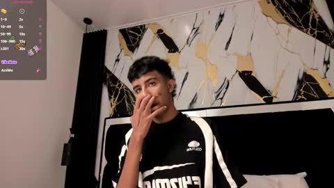 Snapshot of dikey_18 chatting on February 15, 8:33 pm dikey_18 online show from February 15, 8:33 pm