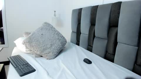 Snapshot of dikey_18 chatting on February 26, 11:48 pm dikey_18 online show from February 26, 11:48 pm