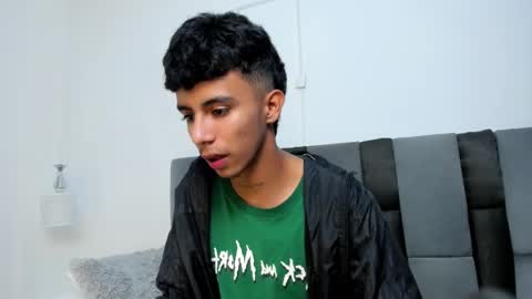 Snapshot of dikey_18 chatting on February 27, 3:04 am dikey_18 online show from February 27, 3:04 am