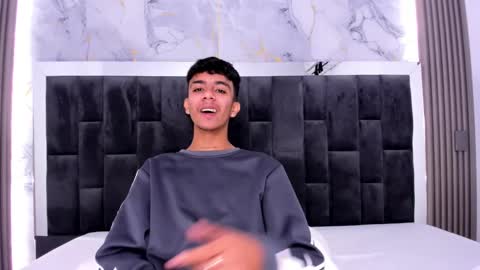 Snapshot of dikey_18 chatting on March 6, 11:53 pm dikey_18 online show from March 6, 11:53 pm