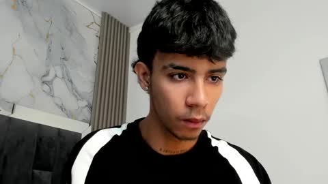 Snapshot of dikey_18 chatting on March 8, 9:06 am dikey_18 online show from March 8, 9:06 am