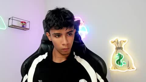 Snapshot of dikey_18 chatting on March 11, 5:49 am dikey_18 online show from March 11, 5:49 am