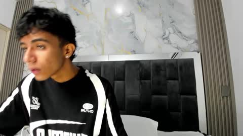 Snapshot of dikey_18 chatting on September 24, 8:12 pm dikey_18 online show from September 24, 8:12 pm