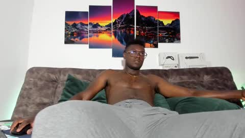 Snapshot of dilaan_carter chatting on October 21, 2:07 pm joshua online show from October 21, 2:07 pm