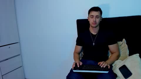 Dilan Coy online show from March 7, 1:20 am