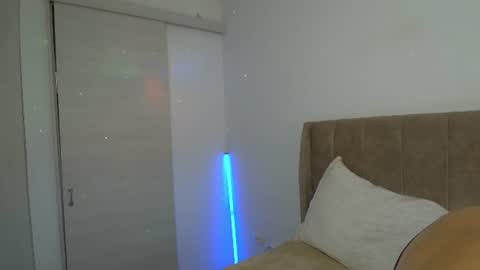 Snapshot of dilan_coy chatting on June 19, 10:02 pm Dilan Coy online show from June 19, 10:02 pm