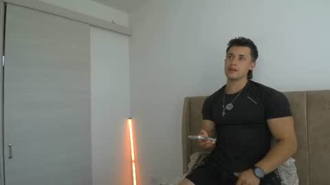 Snapshot of dilan_coy chatting on July 13, 9:39 pm Dilan Coy online show from July 13, 9:39 pm