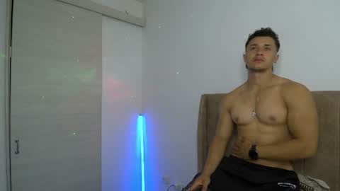 Snapshot of dilan_coy chatting on July 18, 10:13 pm Dilan Coy online show from July 18, 10:13 pm