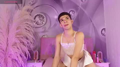 Snapshot of dilan_femboy_ chatting on July 3, 2:12 pm dilan_femboy_ online show from July 3, 2:12 pm