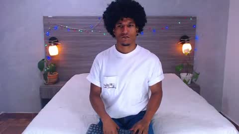 Snapshot of dilan_hall chatting on June 17, 7:04 pm dilan_hall online show from June 17, 7:04 pm