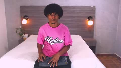 Snapshot of dilan_hall chatting on June 20, 7:38 pm dilan_hall online show from June 20, 7:38 pm