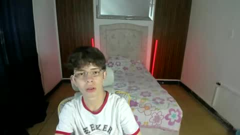 Snapshot of dilan_orduz chatting on October 21, 12:50 pm Dilan Orduz online show from October 21, 12:50 pm