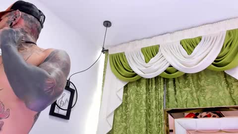 Snapshot of dilan_scootk_ chatting on September 19, 6:30 pm dilan_scootk_ online show from September 19, 6:30 pm
