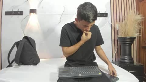 dilanandking online show from April 29, 1:15 pm