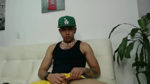 Snapshot of dilanxxx8888 chatting on October 29, 6:26 am dilanxxx8888 online show from October 29, 6:26 am