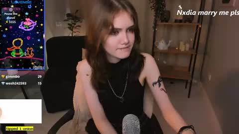Snapshot of dilara_xbaby chatting on September 27, 2:33 pm Dilara online show from September 27, 2:33 pm