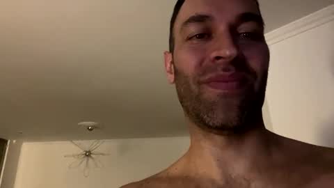 dilfofthenextdoor42 online show from February 18, 2:38 am