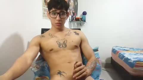 dillom420 online show from February 26, 5:31 am