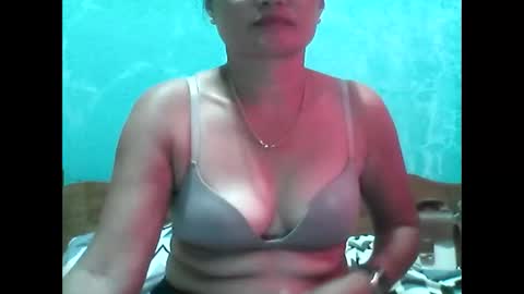 Snapshot of dimple_42 chatting on February 17, 3:04 am Dimple online show from February 17, 3:04 am