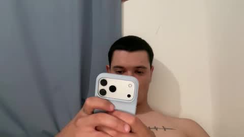 Snapshot of din_knox chatting on April 2, 10:18 pm din_knox online show from April 2, 10:18 pm