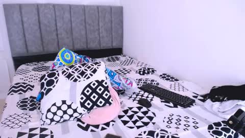 DINA online show from February 17, 7:21 pm