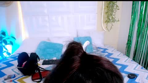 DINA online show from April 8, 6:30 pm